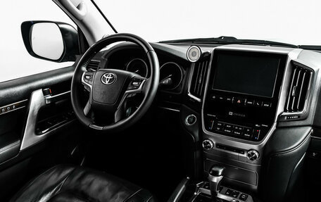 Toyota Land Cruiser 200, 2015 год, 4 967 000 рублей, 9 фотография