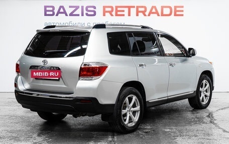 Toyota Highlander III, 2011 год, 2 115 000 рублей, 6 фотография