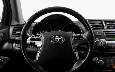 Toyota Highlander III, 2011 год, 2 115 000 рублей, 21 фотография