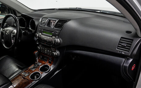 Toyota Highlander III, 2011 год, 2 115 000 рублей, 18 фотография