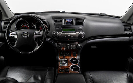Toyota Highlander III, 2011 год, 2 115 000 рублей, 20 фотография