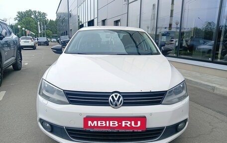 Volkswagen Jetta VI, 2013 год, 949 000 рублей, 2 фотография