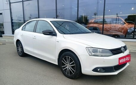 Volkswagen Jetta VI, 2013 год, 949 000 рублей, 3 фотография