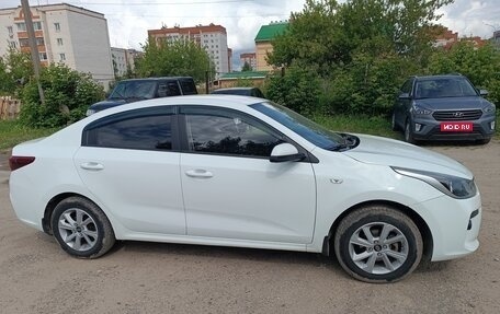 KIA Rio IV, 2018 год, 850 000 рублей, 1 фотография