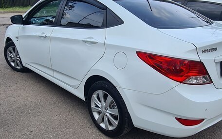 Hyundai Solaris II рестайлинг, 2013 год, 880 000 рублей, 4 фотография