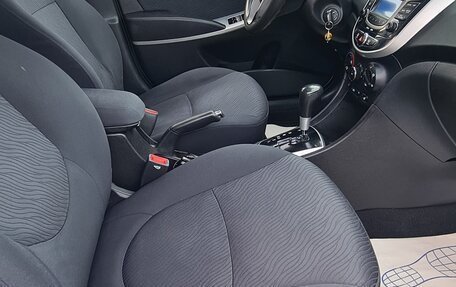 Hyundai Solaris II рестайлинг, 2013 год, 880 000 рублей, 10 фотография