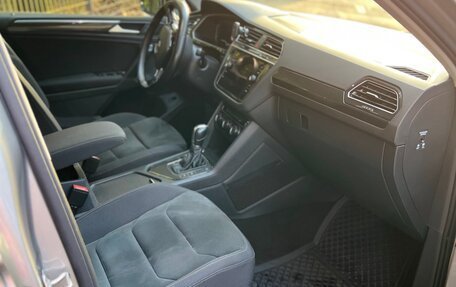 Volkswagen Tiguan II, 2019 год, 2 500 000 рублей, 11 фотография