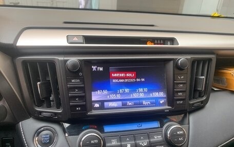 Toyota RAV4, 2019 год, 3 100 000 рублей, 10 фотография