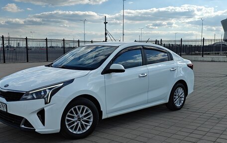 KIA Rio IV, 2020 год, 1 700 000 рублей, 3 фотография