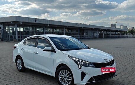 KIA Rio IV, 2020 год, 1 700 000 рублей, 2 фотография