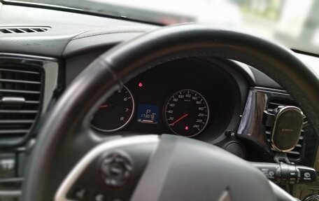 Mitsubishi Outlander III рестайлинг 3, 2017 год, 1 650 000 рублей, 13 фотография