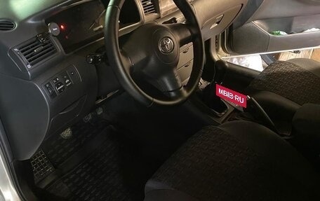 Toyota Corolla, 2005 год, 750 000 рублей, 13 фотография