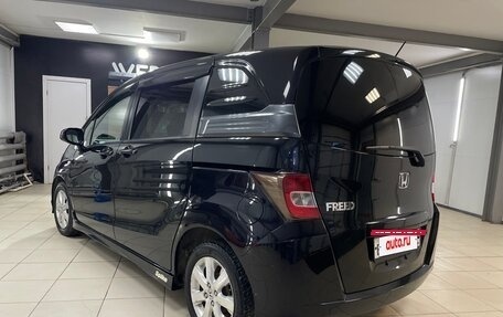 Honda Freed I, 2010 год, 815 000 рублей, 4 фотография