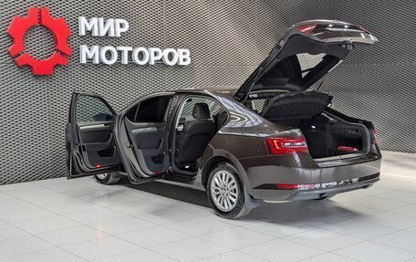 Skoda Superb III рестайлинг, 2016 год, 1 800 000 рублей, 8 фотография