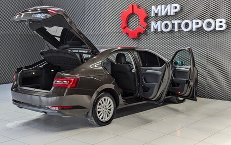 Skoda Superb III рестайлинг, 2016 год, 1 800 000 рублей, 10 фотография