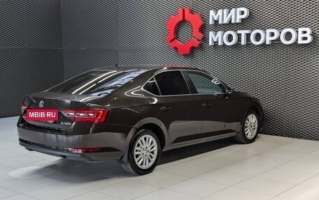 Skoda Superb III рестайлинг, 2016 год, 1 800 000 рублей, 7 фотография
