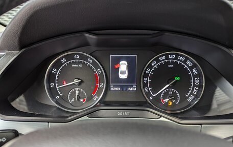 Skoda Superb III рестайлинг, 2016 год, 1 800 000 рублей, 23 фотография
