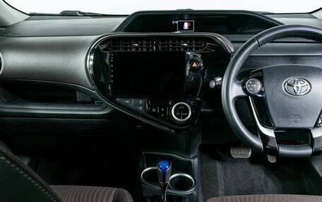 Toyota Aqua I, 2018 год, 1 300 000 рублей, 9 фотография