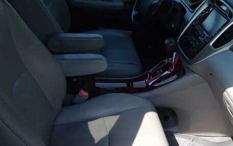 Toyota Highlander III, 2004 год, 1 200 000 рублей, 4 фотография