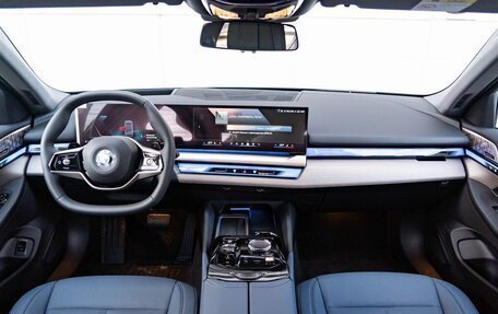 BMW 5 серия, 2024 год, 8 990 000 рублей, 12 фотография