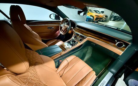 Bentley Continental GT III, 2019 год, 21 000 000 рублей, 15 фотография