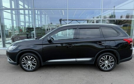 Mitsubishi Outlander III рестайлинг 3, 2018 год, 2 099 000 рублей, 8 фотография