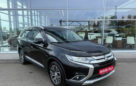 Mitsubishi Outlander III рестайлинг 3, 2018 год, 2 099 000 рублей, 2 фотография