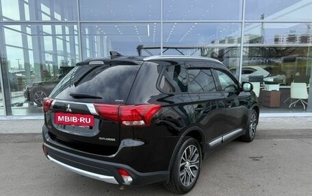 Mitsubishi Outlander III рестайлинг 3, 2018 год, 2 099 000 рублей, 5 фотография