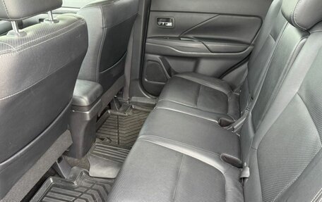 Mitsubishi Outlander III рестайлинг 3, 2018 год, 2 099 000 рублей, 19 фотография
