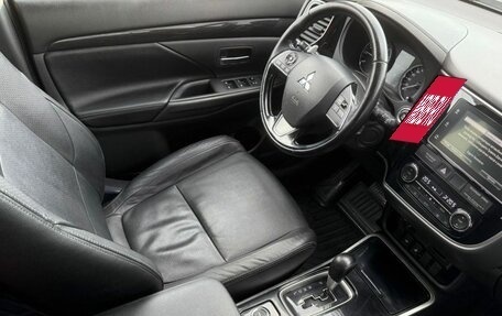 Mitsubishi Outlander III рестайлинг 3, 2018 год, 2 099 000 рублей, 13 фотография