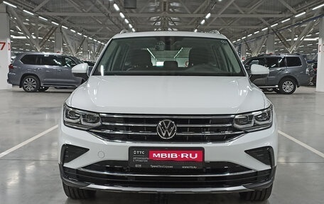 Volkswagen Tiguan II, 2022 год, 4 599 000 рублей, 2 фотография