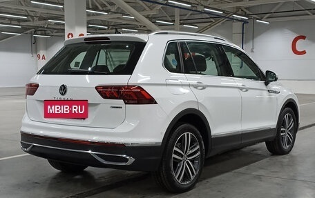 Volkswagen Tiguan II, 2022 год, 4 599 000 рублей, 6 фотография