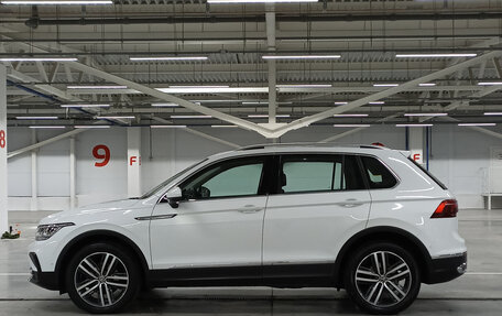 Volkswagen Tiguan II, 2022 год, 4 599 000 рублей, 10 фотография