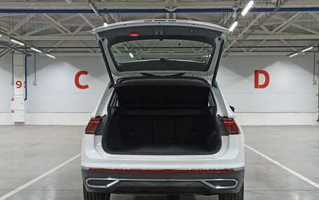 Volkswagen Tiguan II, 2022 год, 4 599 000 рублей, 12 фотография
