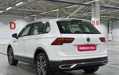 Volkswagen Tiguan II, 2022 год, 4 599 000 рублей, 8 фотография