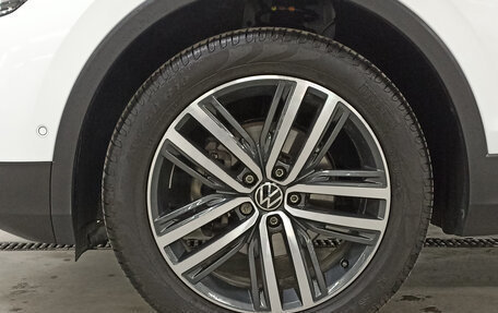 Volkswagen Tiguan II, 2022 год, 4 599 000 рублей, 22 фотография