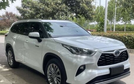 Toyota Highlander, 2021 год, 3 950 000 рублей, 5 фотография