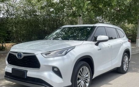 Toyota Highlander, 2021 год, 3 950 000 рублей, 4 фотография