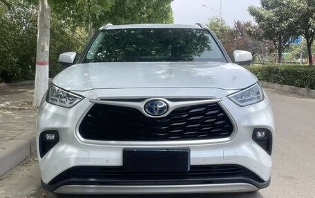 Toyota Highlander, 2021 год, 3 950 000 рублей, 2 фотография