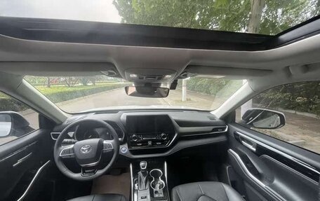 Toyota Highlander, 2021 год, 3 950 000 рублей, 8 фотография