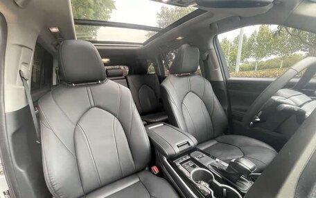Toyota Highlander, 2021 год, 3 950 000 рублей, 12 фотография