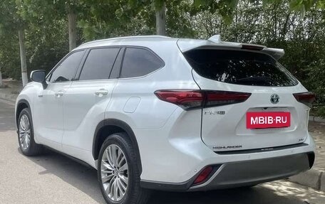 Toyota Highlander, 2021 год, 3 950 000 рублей, 6 фотография
