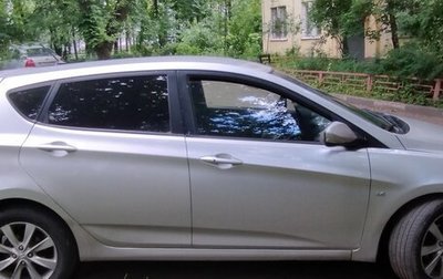 Hyundai Solaris II рестайлинг, 2011 год, 735 000 рублей, 1 фотография