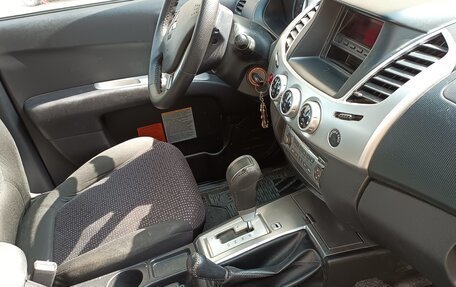 Mitsubishi L200 IV рестайлинг, 2014 год, 2 249 000 рублей, 3 фотография