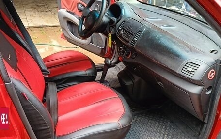 Nissan Micra III, 2006 год, 350 000 рублей, 18 фотография