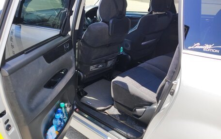 Toyota Ipsum II, 2007 год, 1 780 000 рублей, 18 фотография