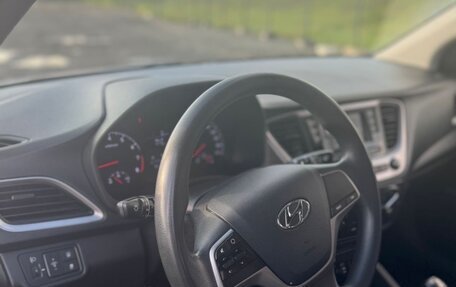 Hyundai Solaris II рестайлинг, 2018 год, 1 099 000 рублей, 6 фотография