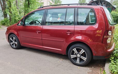 Volkswagen Touran III, 2007 год, 950 000 рублей, 3 фотография
