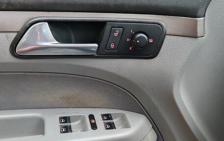 Volkswagen Touran III, 2007 год, 950 000 рублей, 8 фотография