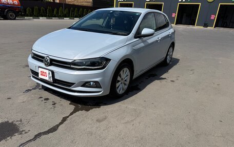 Volkswagen Polo VI (EU Market), 2017 год, 1 325 000 рублей, 2 фотография